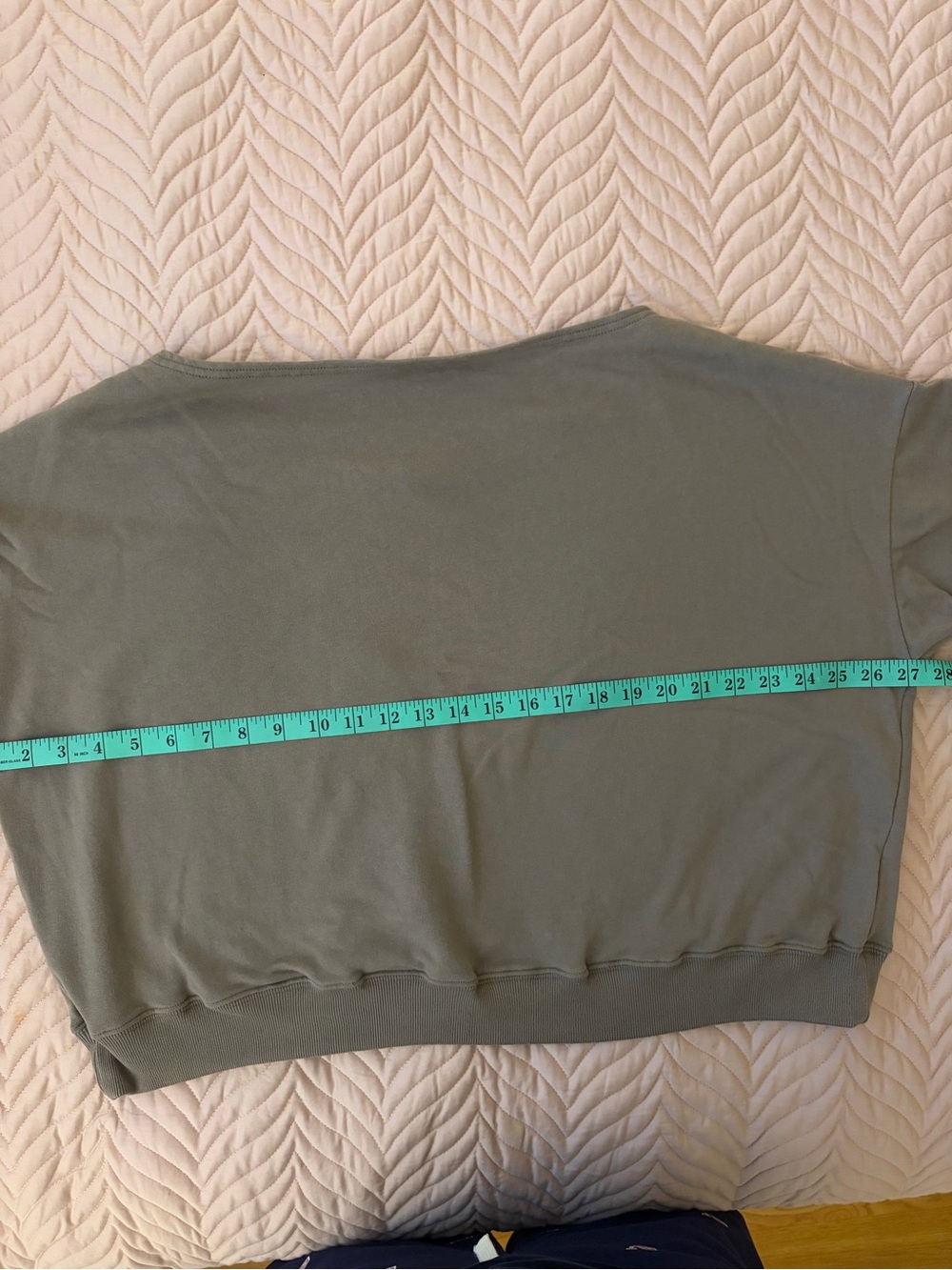 Hollister Oversized Olive Green Sweatshirt Women’s Size L Soft Casual - Picture 4 of 6